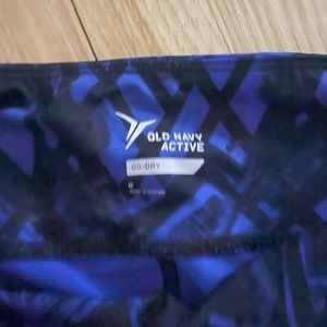 Old navy compression leggings. Never worn. Cropped length. New with tags.